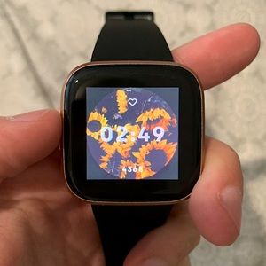 Rose Gold Fitbit Versa 2